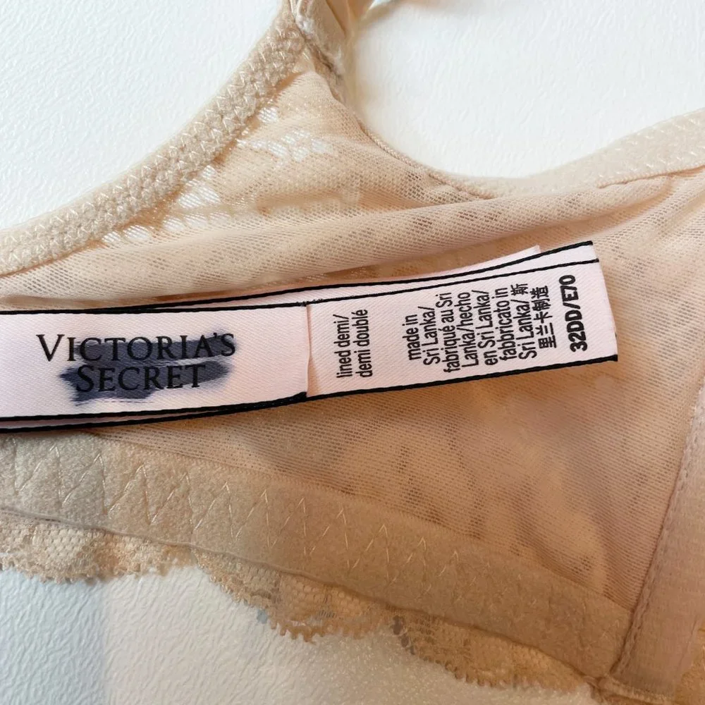 NWOT Victoria's Secret Bra 32DD Body By Victoria Lined Demi Beige Lace B654